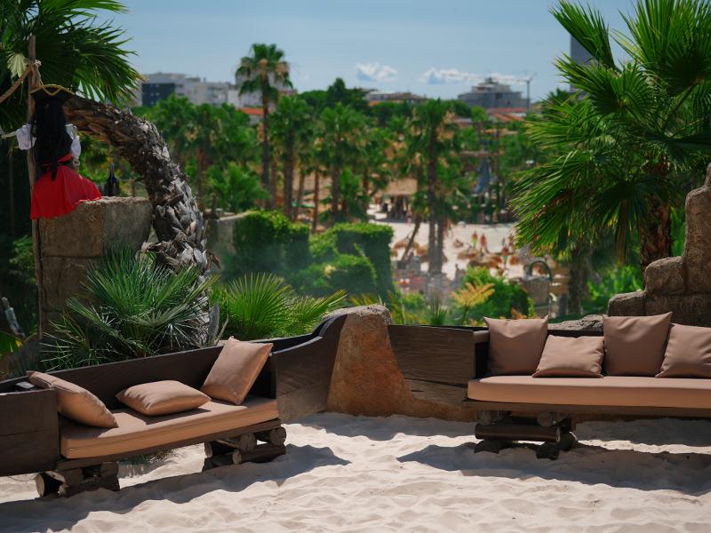 Silver Cape Caribe Bay